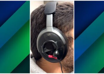 The team combined off-the-shelf noise-cancelling headphones with binaural microphones to create the prototype. Image: Hu et al./EMNLP. 