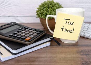EOFY is not just about maximising deductions – it’s about getting them right. For audiologists, audiometrists and nurses, this means understanding how tax rules apply to their specific role and employment structure. Image: chOra/stock.adobe.com.